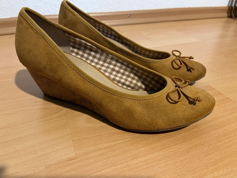 Pumps Ariane Gr. 39 mit Keilabsatz