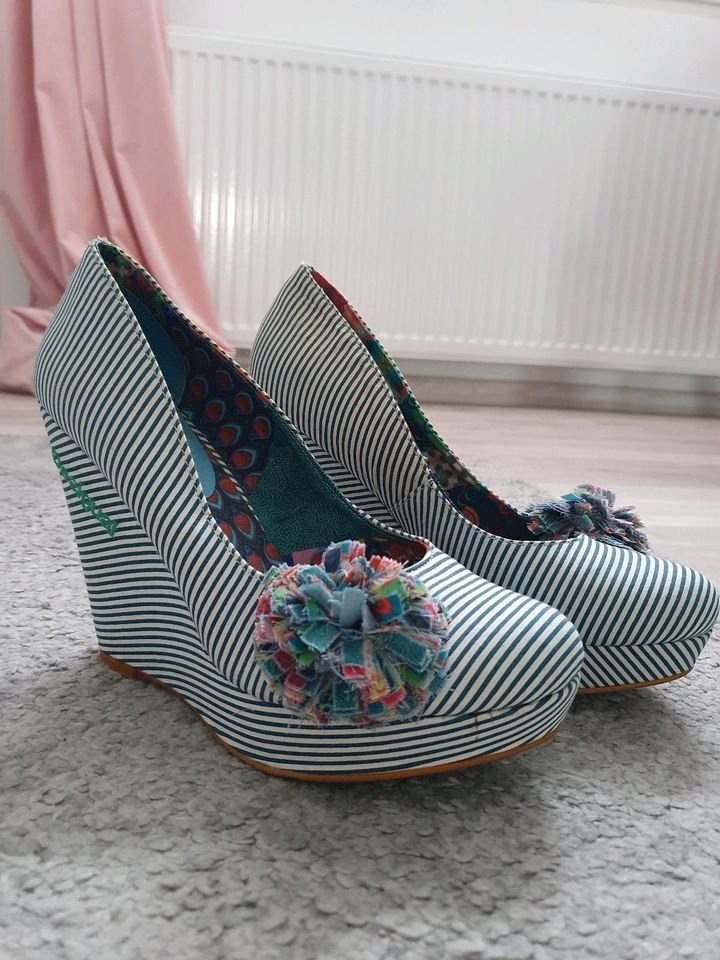 Geruchvolle Desigual Pumps Größe 39